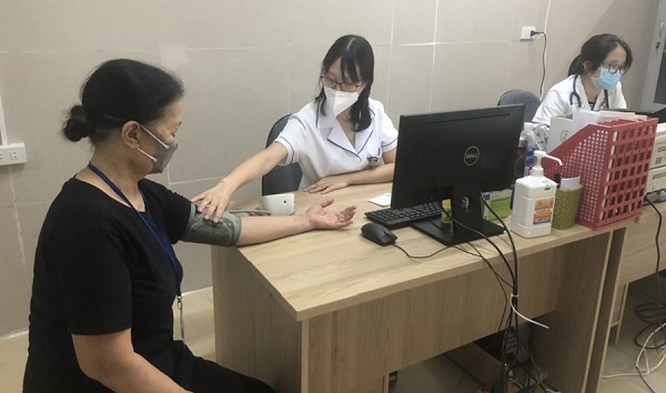 Bệnh viện Đa khoa tỉnh Ninh Bình đảm bảo công tác khám chữa bệnh an toàn phòng chống dịch cho nhân dân trong tình hình mới.