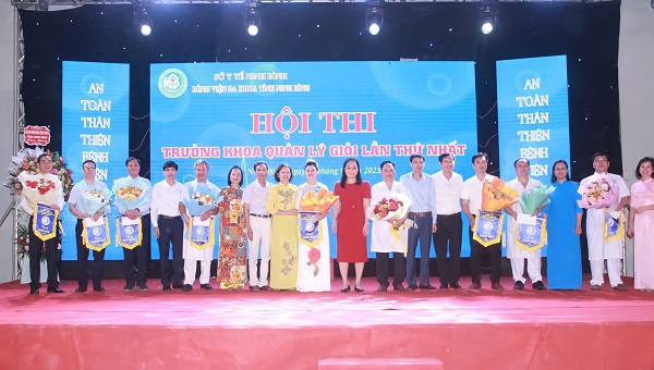 Bệnh viện Đa khoa tỉnh Ninh Bình tổ chức hội thi Trưởng khoa quản lý giỏi lần thứ I.