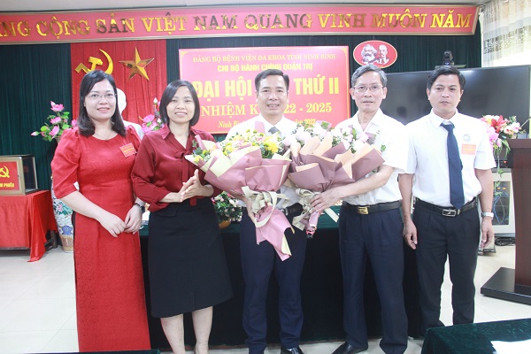 Đại hội điểm: Chi bộ Hành chính quản trị - Đảng bộ Bệnh viện Đa khoa tỉnh Ninh Bình, nhiệm kỳ 2022-2025.